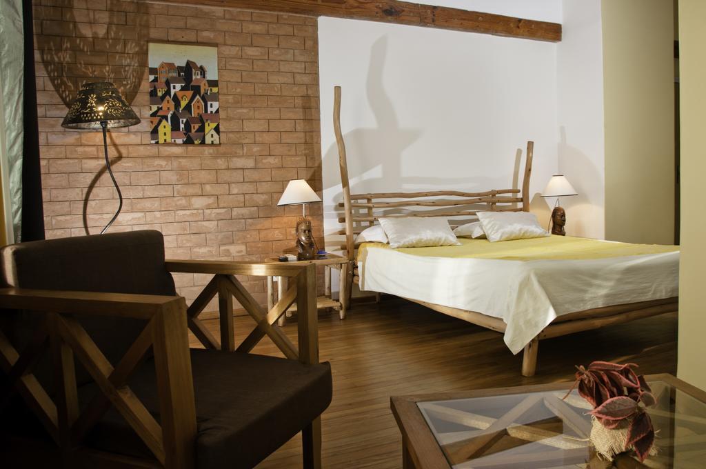 Hotel Restaurant Le Combava Antananarivo Room photo