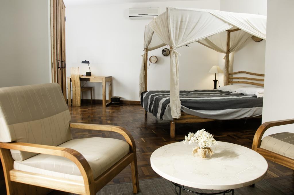 Hotel Restaurant Le Combava Antananarivo Room photo